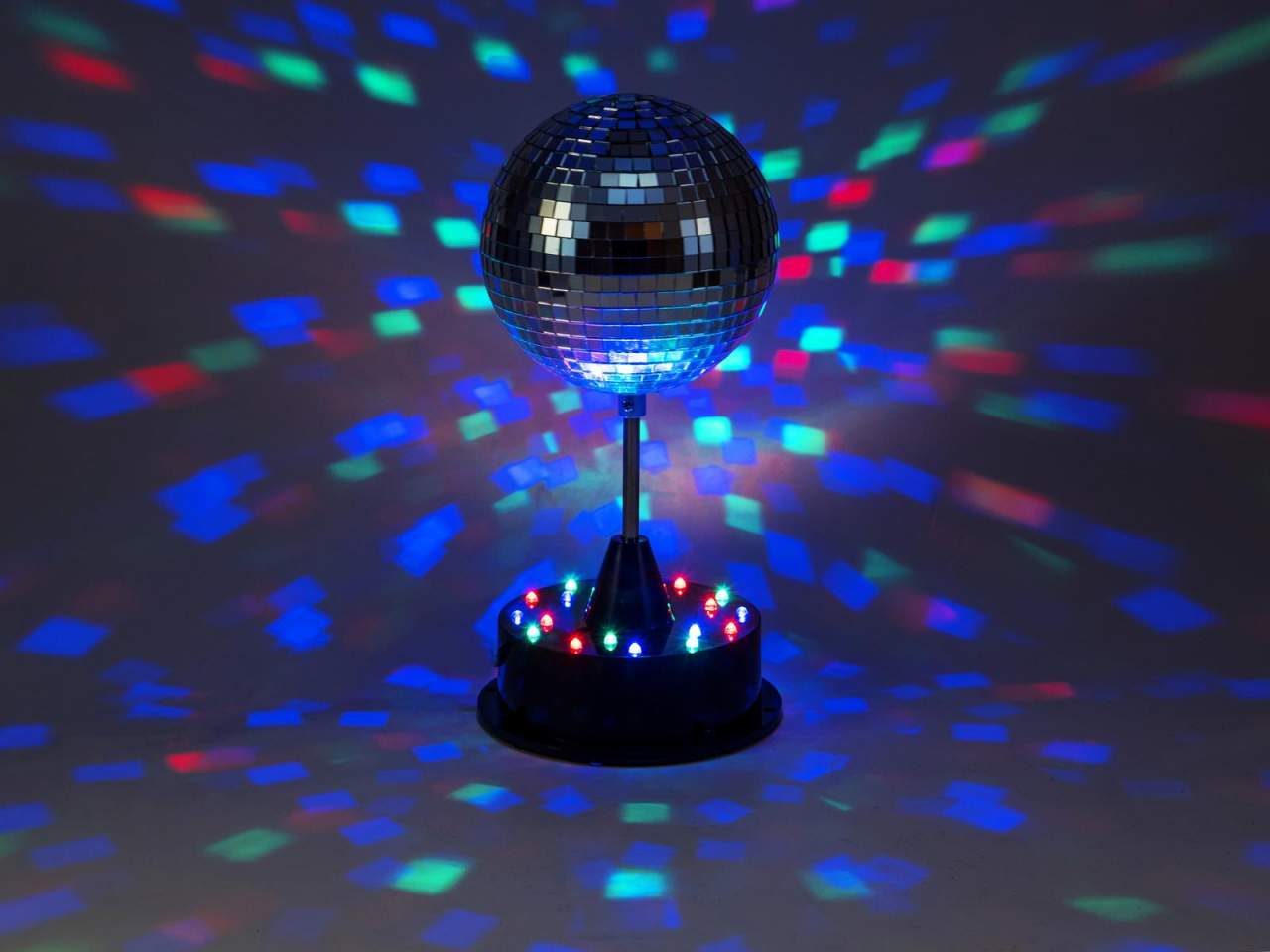 EUROLITE LED Spiegelkugel 13cm mit Standfuss